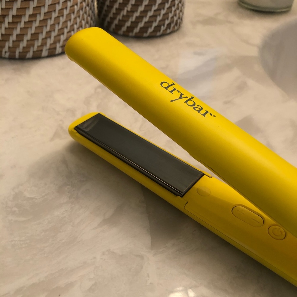 Drybar the tress press 1 inch flat iron